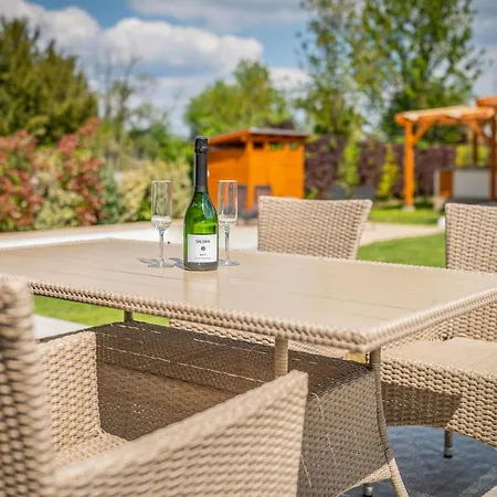 Lime Weekendhouse 1-2 Ferienhaus Balatonakarattya