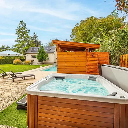 Ferienhaus Lime Weekendhouse 1-2 Balatonakarattya